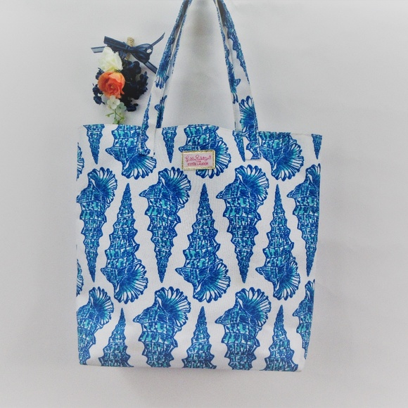 Lilly Pulitzer Handbags - Lilly Pulitzer for Estee Lauder Shell Tote Bag
